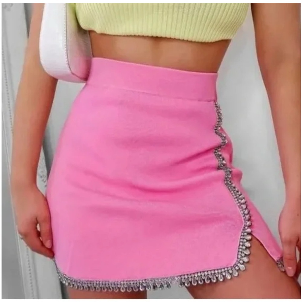 ZARA NEW WOMAN MINI KNIT SKIRT WITH APPLIQUÉD RHINESTONE PINK SIZE M 2142/084